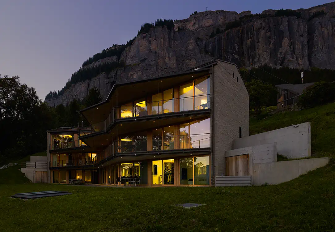MFH Val Cotschna Fidaz Südseite mit den Terrassen