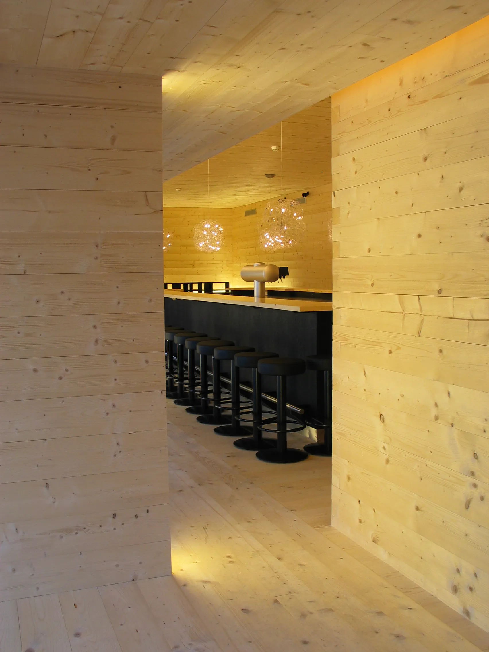 Fichteninnenausbau Bar